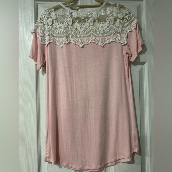 Women’s Tunic with lace detail - Picture 2 of 3